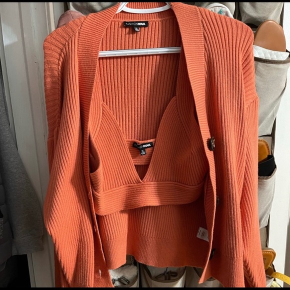 Orange set - Picture 3 of 3